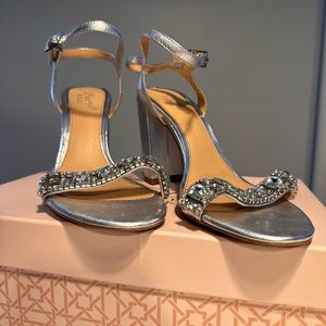 🚨MOVING SALE MAKE AN OFFER Badgley Mischka Rhinestone Silver Heels
